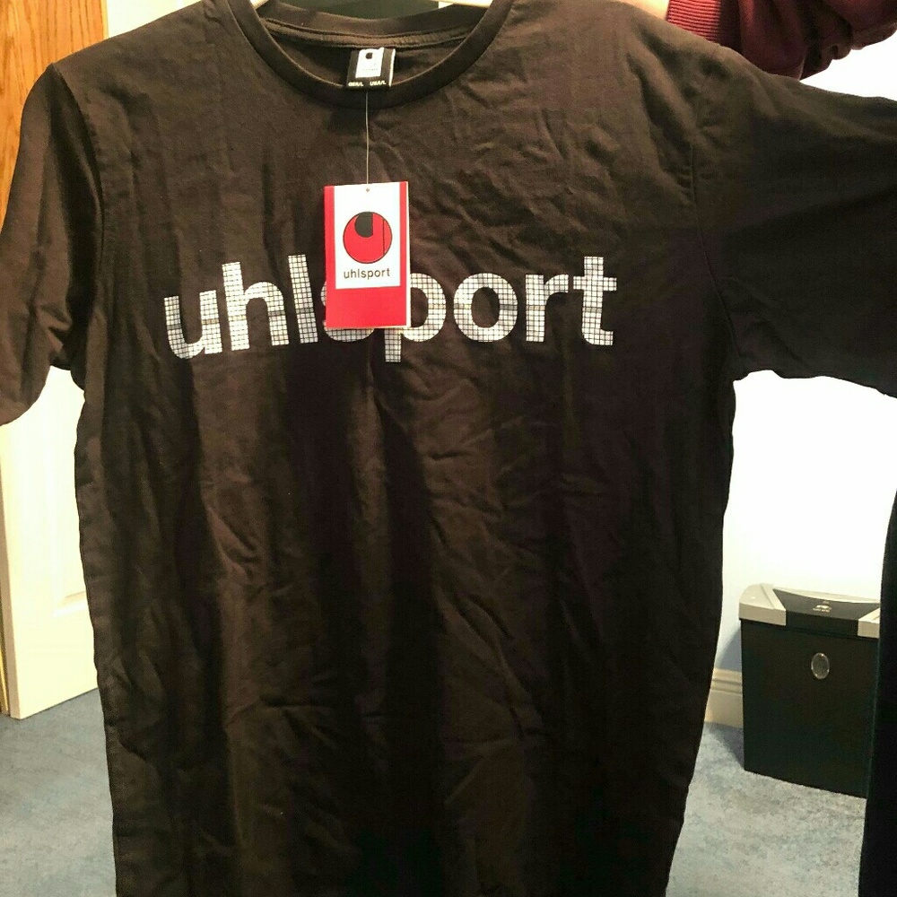 Men's large Uhlsport tshirt